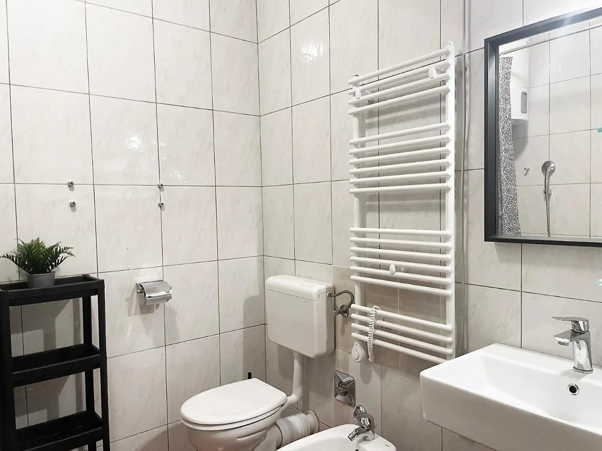 Apartment Edi, Spacious With Sauna And Balcony Split