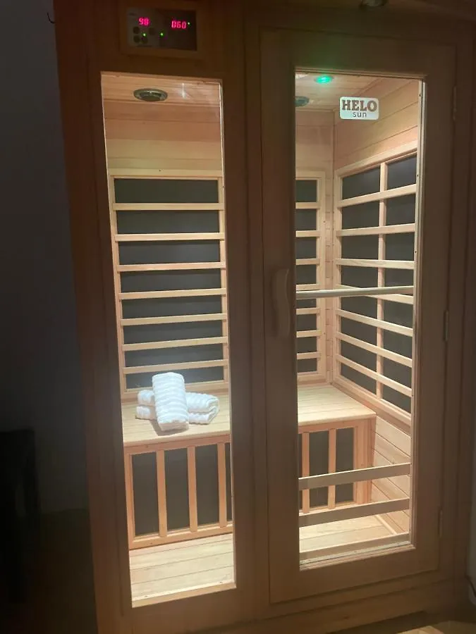 Apartment Edi, Spacious With Sauna And Balcony Split