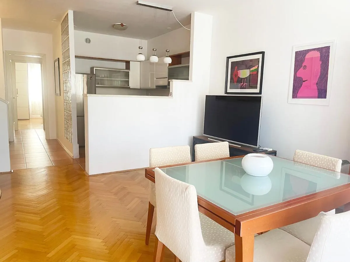 Apartment Edi, Spacious With Sauna And Balcony Split