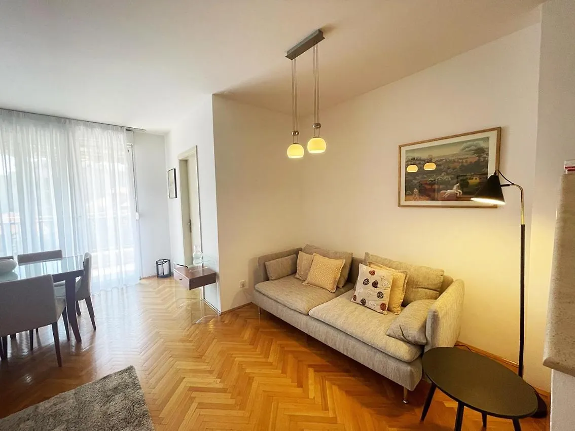 Apartment Edi, Spacious With Sauna And Balcony Split