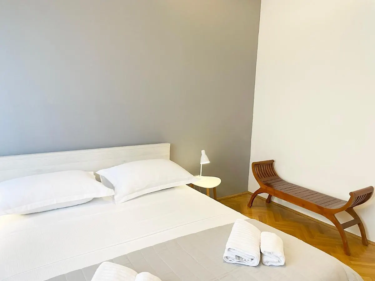 Apartment Edi, Spacious With Sauna And Balcony Split