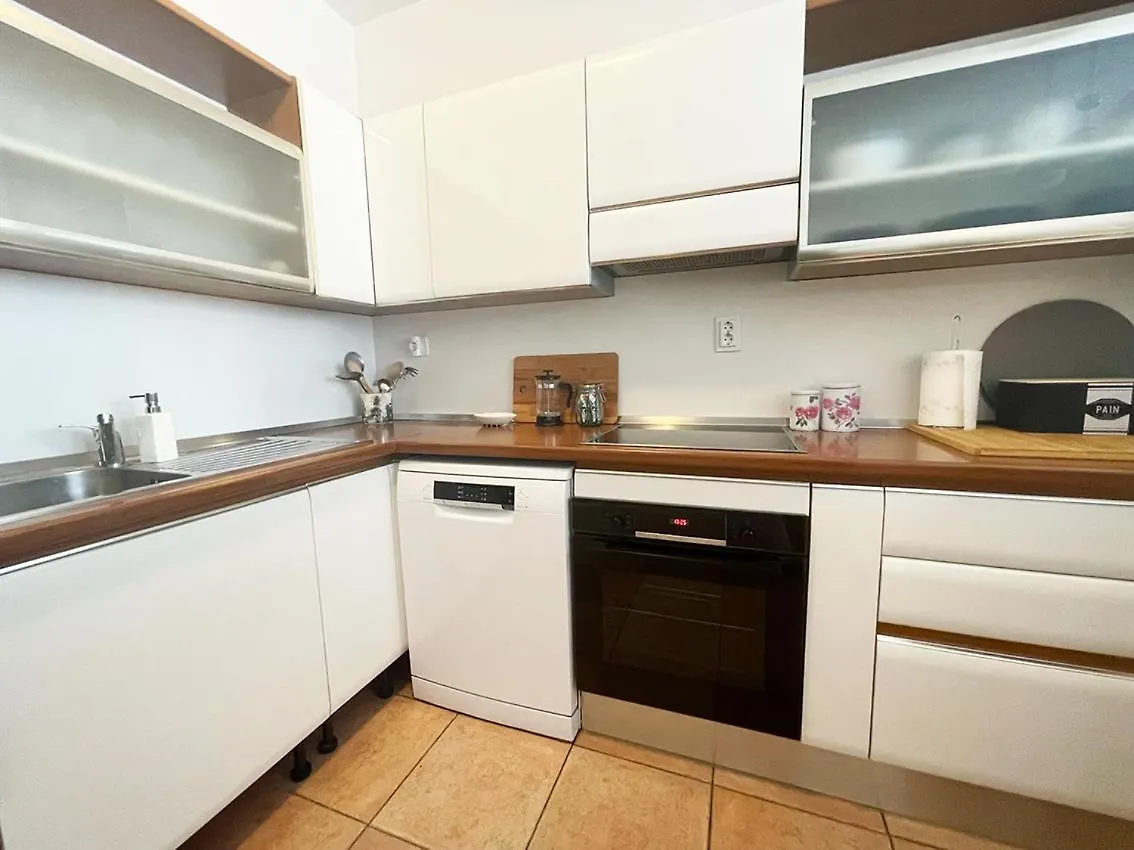 Apartment Edi, Spacious With Sauna And Balcony Split 0*,